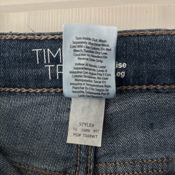 Time and Tru blue denim wide leg/high waist jeans. - Picture 6 of 11